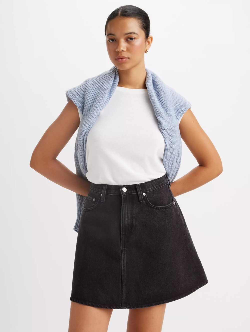 Levi's Mini Flounce Skirt in Black Size 24